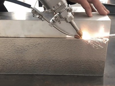 激光焊接機